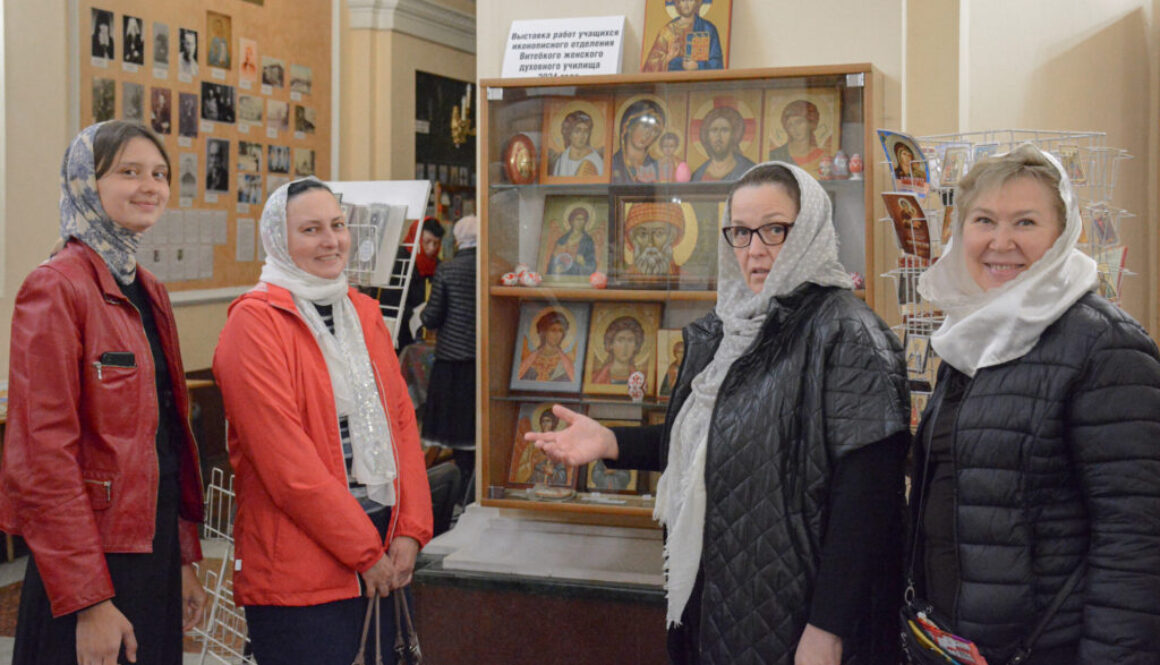В храме Преображения Господня открылась выставка работ учащихся иконописного отделения