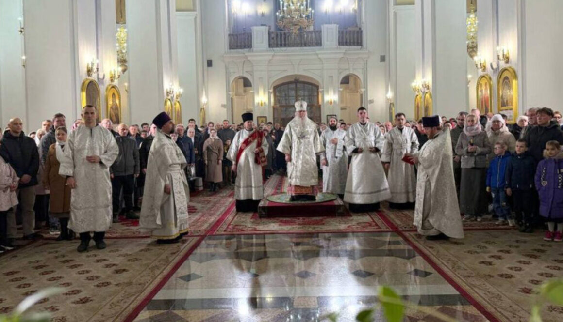 В праздник Светлого Христова Воскресения архиепископ Димитрий возглавил Литургию в Успенском кафедральном соборе Витебска