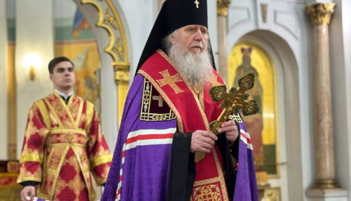 В праздник Светлого Христова Воскресения архиепископ Димитрий возглавил Пасхальный молебен в Свято-Успенском кафедральном соборе Витебска