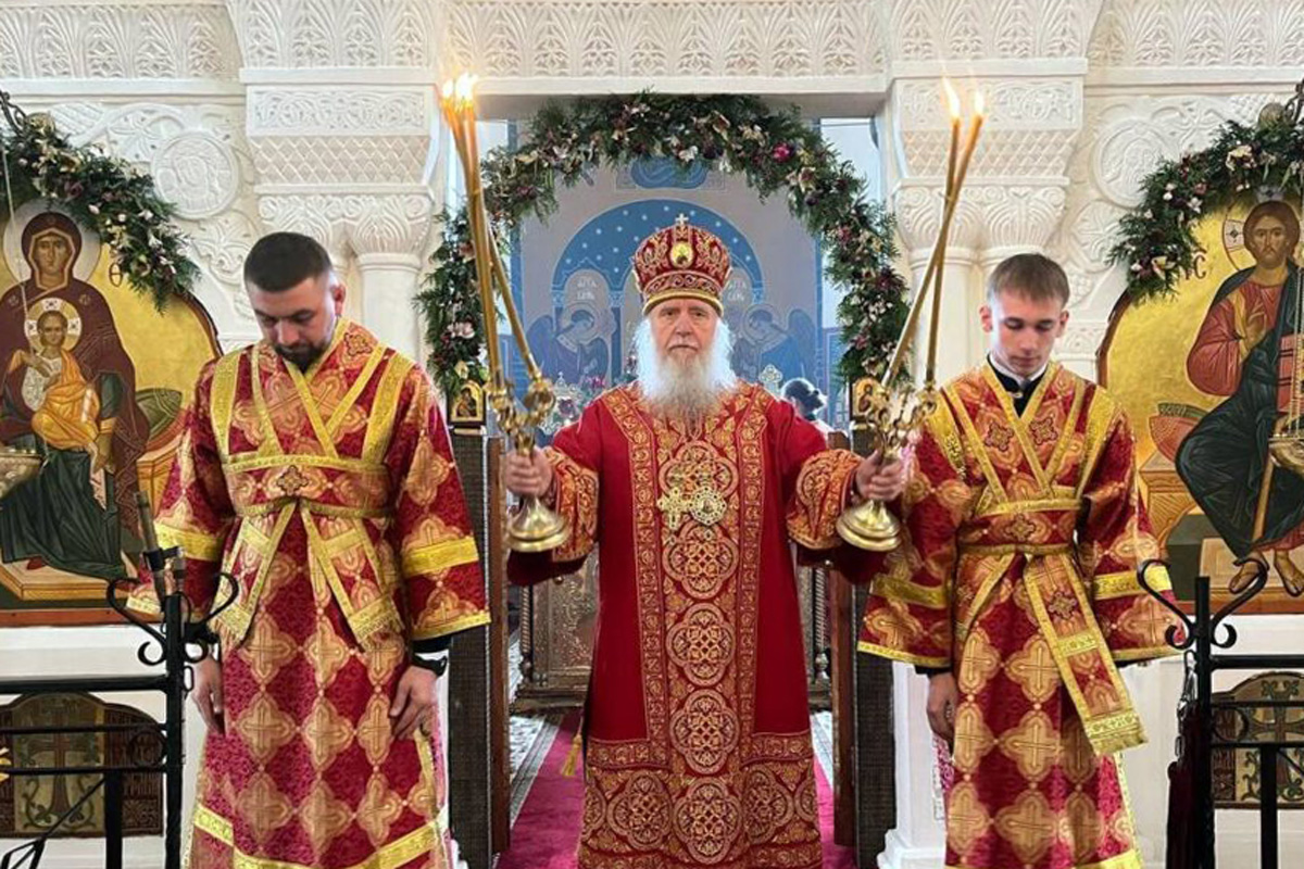 В Неделю святых жен-мироносиц архиепископ Димитрий возглавил Литургию в Покровском соборе Витебска